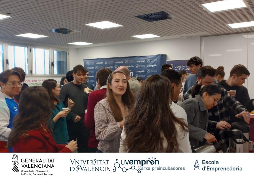 Foto curs amb estudiantat